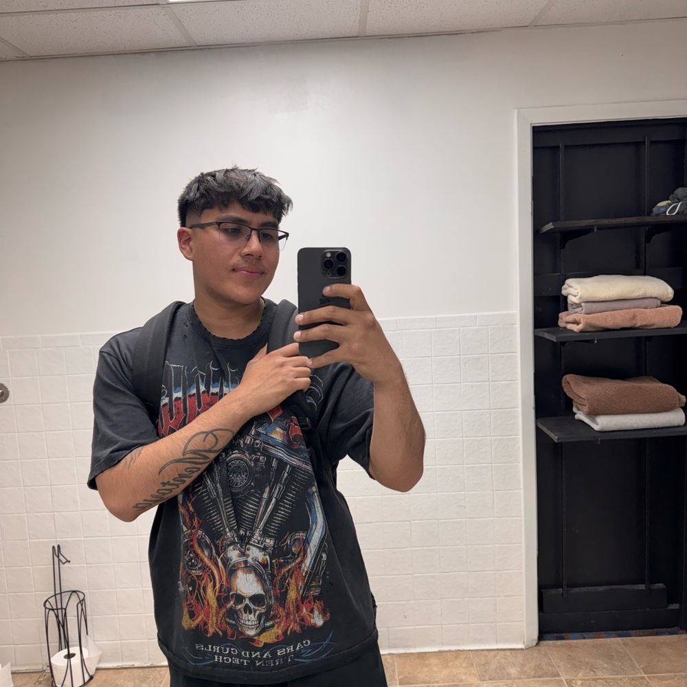 Meet your Posher, Diego